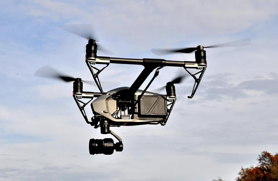 DJI Inspire 2 : Drone cinéma 6K double commande pilotage/cadrage nacelle X5S X7 pour tournage professionnel