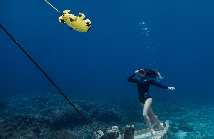 Drone sous-marin (ROV) Fifish V6 : Vidéo 4K UHD, 100m de profondeur, Omnidirectionnel. Solution rapide pour prise de vue sous-marine cinéma