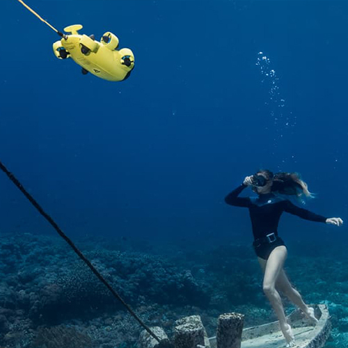 Drone sous-marin (ROV) Fifish V6 : Vidéo 4K UHD, 100m de profondeur, Omnidirectionnel. Solution rapide pour plans aquatiques.