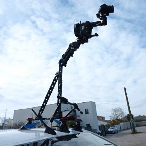 Tilta Alien : Système de montage rapide pour caméra sur véhicule avec ventouses haute résistance, bras d'absorption de chocs et fixations articulées réglables.