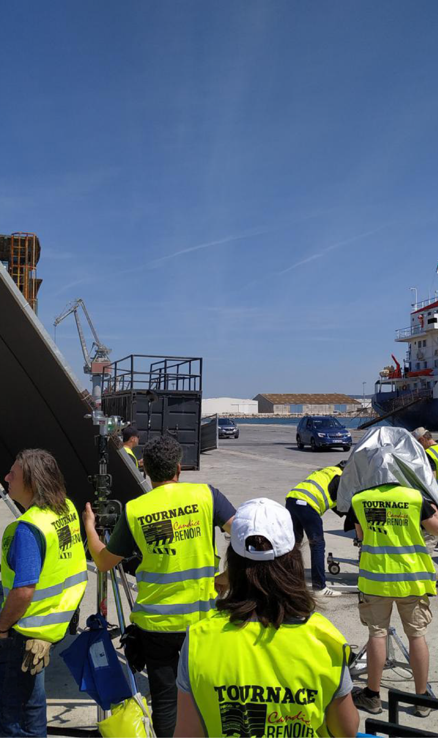 Coulisses tournage Candice Renoir au port de Sète : Équipe technique, matériel caméra et monitoring.