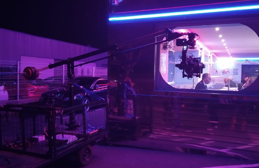 Plateau électrique Traveler pour travelling cinéma (emport 1000kg) modulable pour grue, bazooka, steadycam et son.